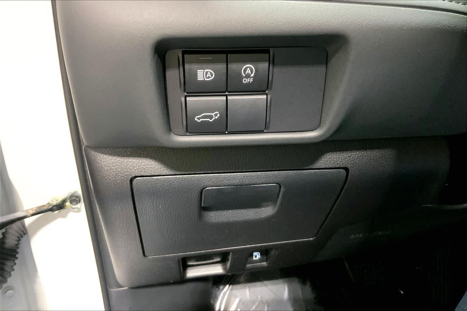 Used 2023 Toyota Highlander XLE AWD/4WD image 35