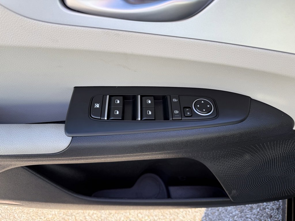 Used 2023 Kia Forte LXS w/ LXS Technology Package image 16