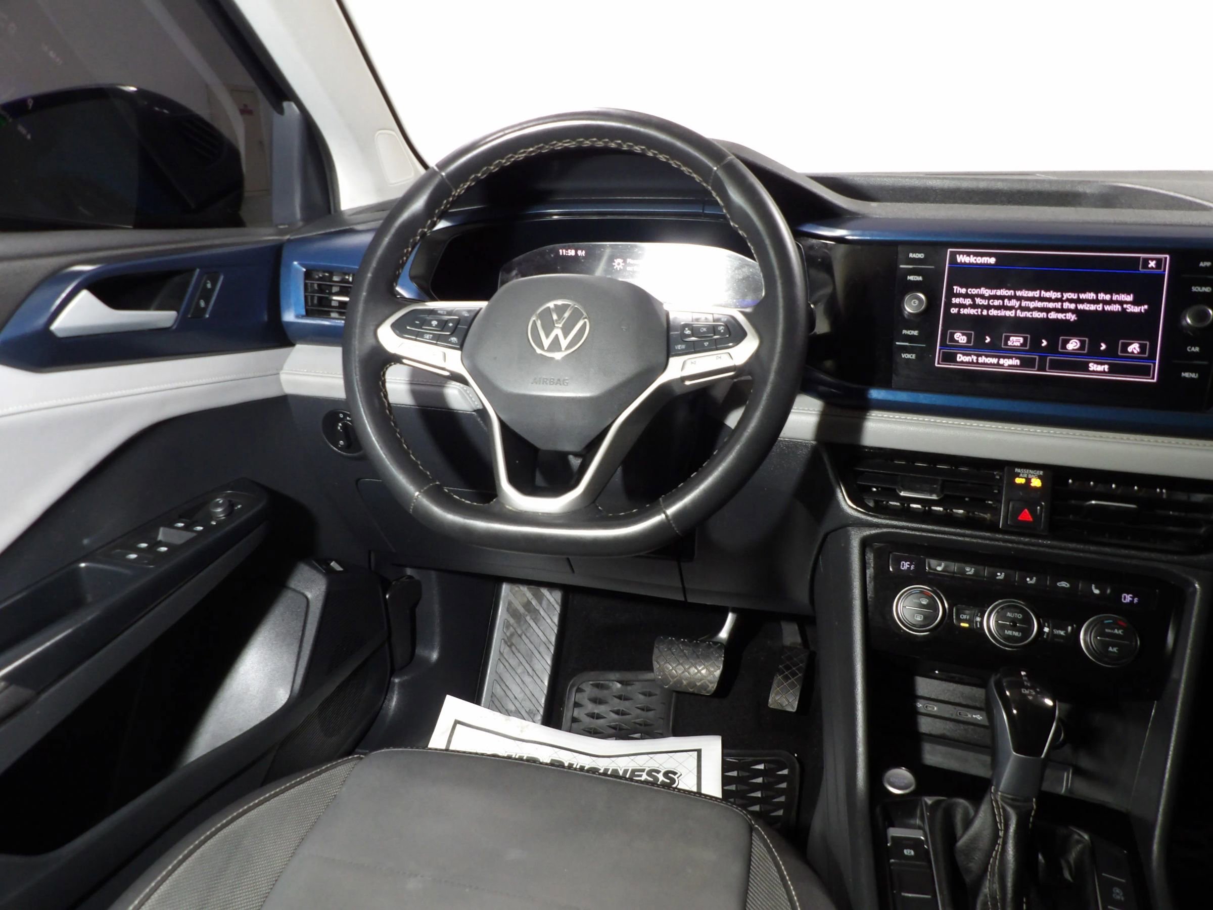 Used 2024 Volkswagen Taos SE w/ Panoramic Sunroof Package AWD/4WD image 15