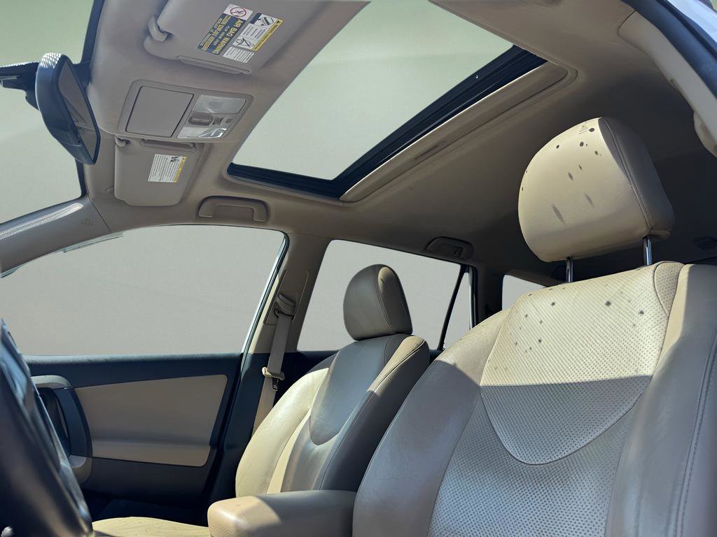 Used 2011 Toyota RAV4 Limited AWD/4WD image 19