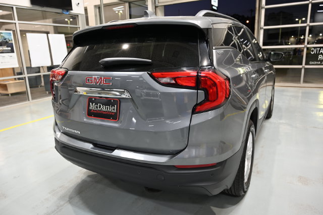 Used 2021 GMC Terrain SLE w/ Driver Convenience Package FWD image 5