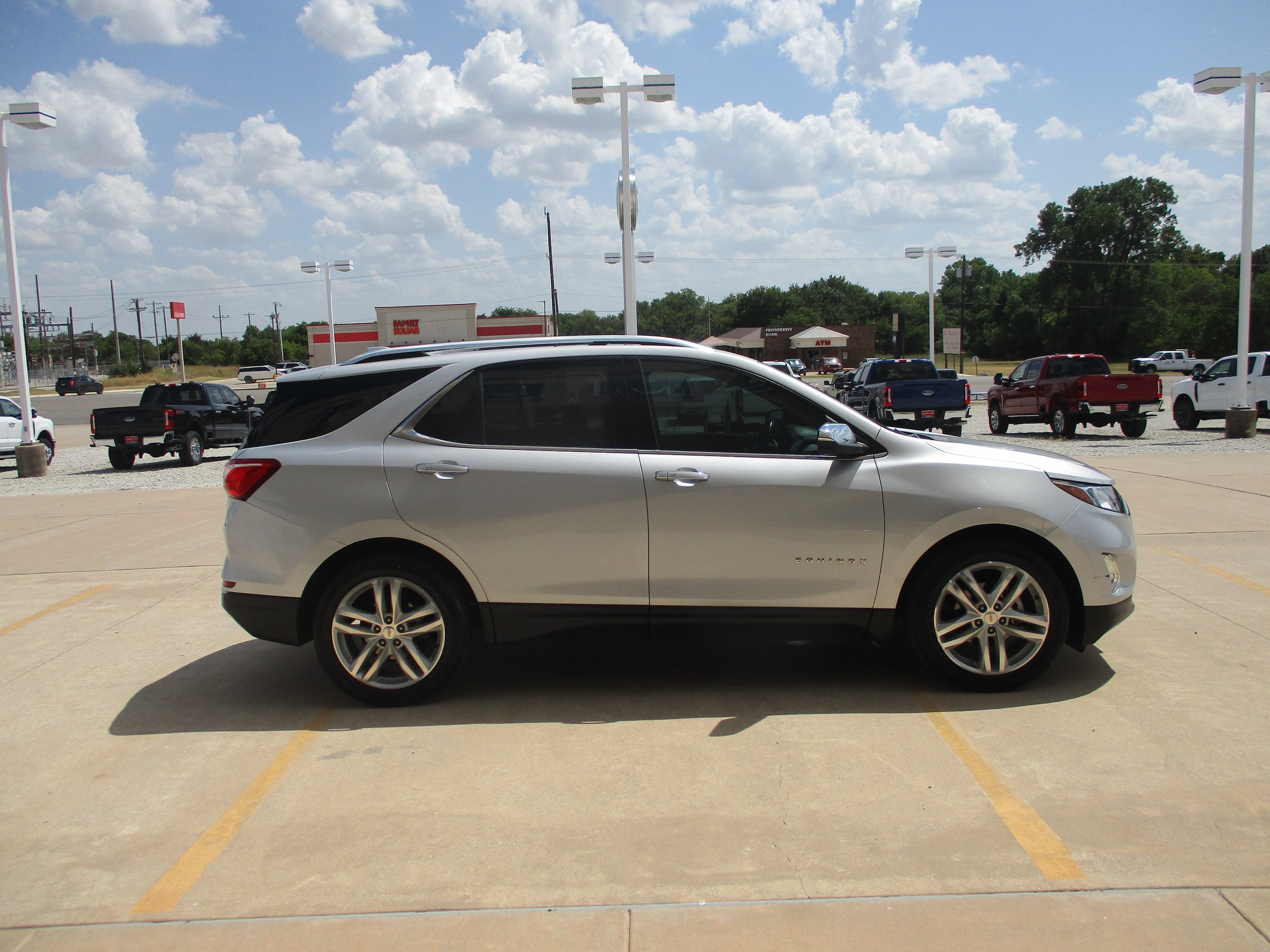 Used 2018 Chevrolet Equinox Premier FWD image 8