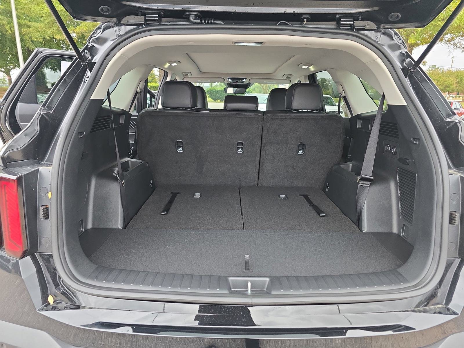 New 2026 Kia Sorento S w/ S Panoramic Sunroof Package FWD image 13