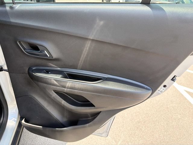 Used 2022 Chevrolet Trax LT w/ LT Convenience Package FWD image 21