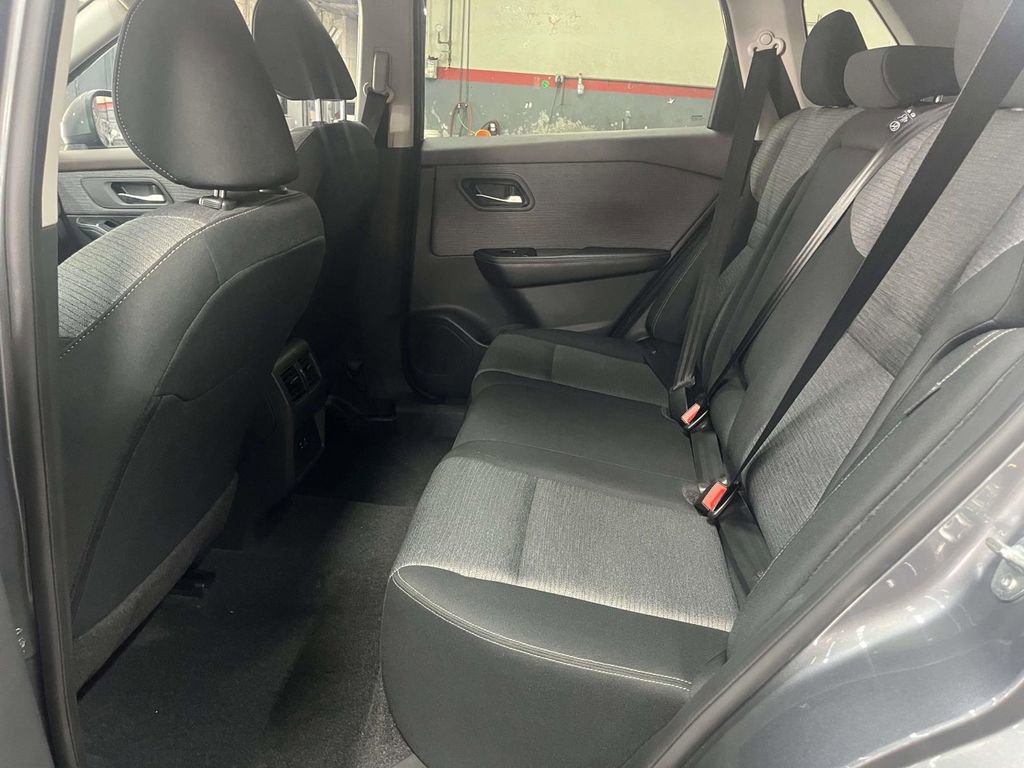 Used 2023 Nissan Rogue SV image 13