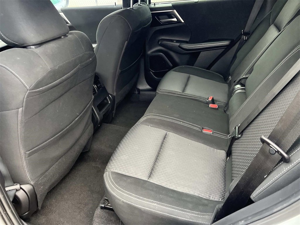 Used 2022 Mitsubishi Outlander ES image 11