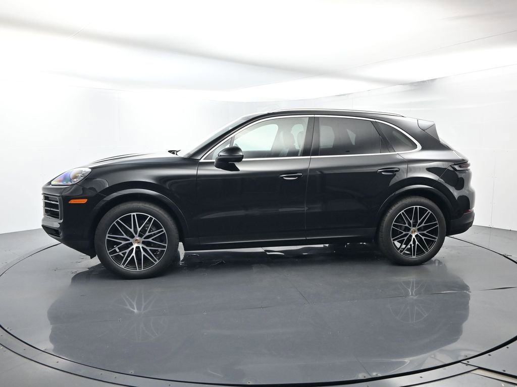 Certified 2025 Porsche Cayenne AWD/4WD image 2