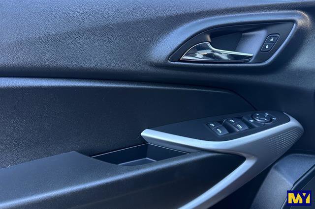 Used 2024 Chevrolet Trax LS w/ LS Convenience Package image 11