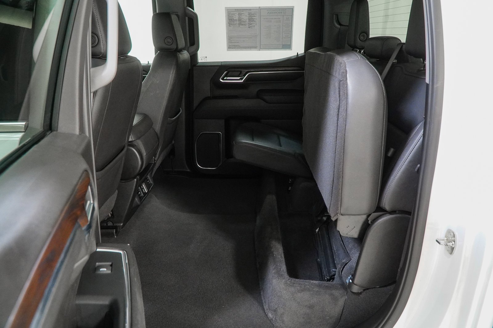 Used 2024 GMC Sierra 1500 SLT AWD/4WD image 44