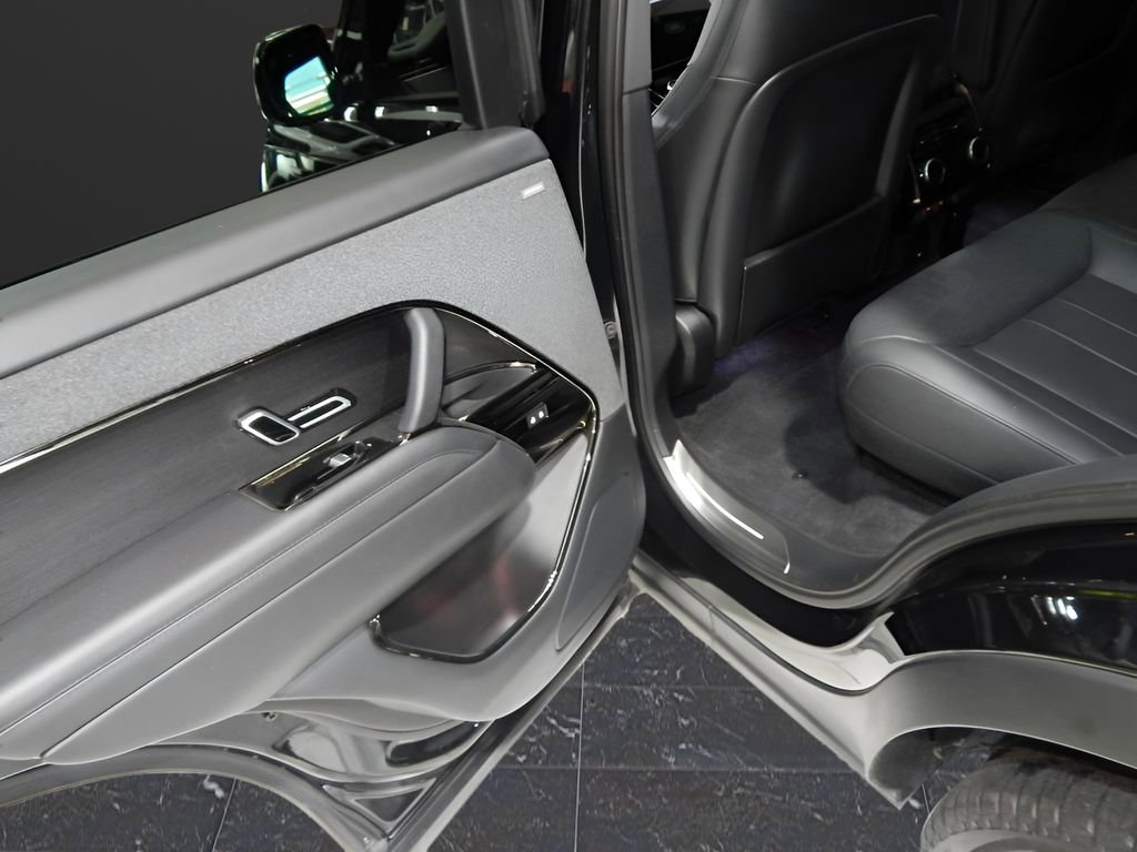 Used 2023 Land Rover Range Rover Sport SE Dynamic image 38