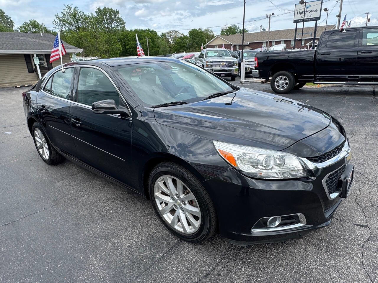 Used 2015 Chevrolet Malibu LT FWD image 3