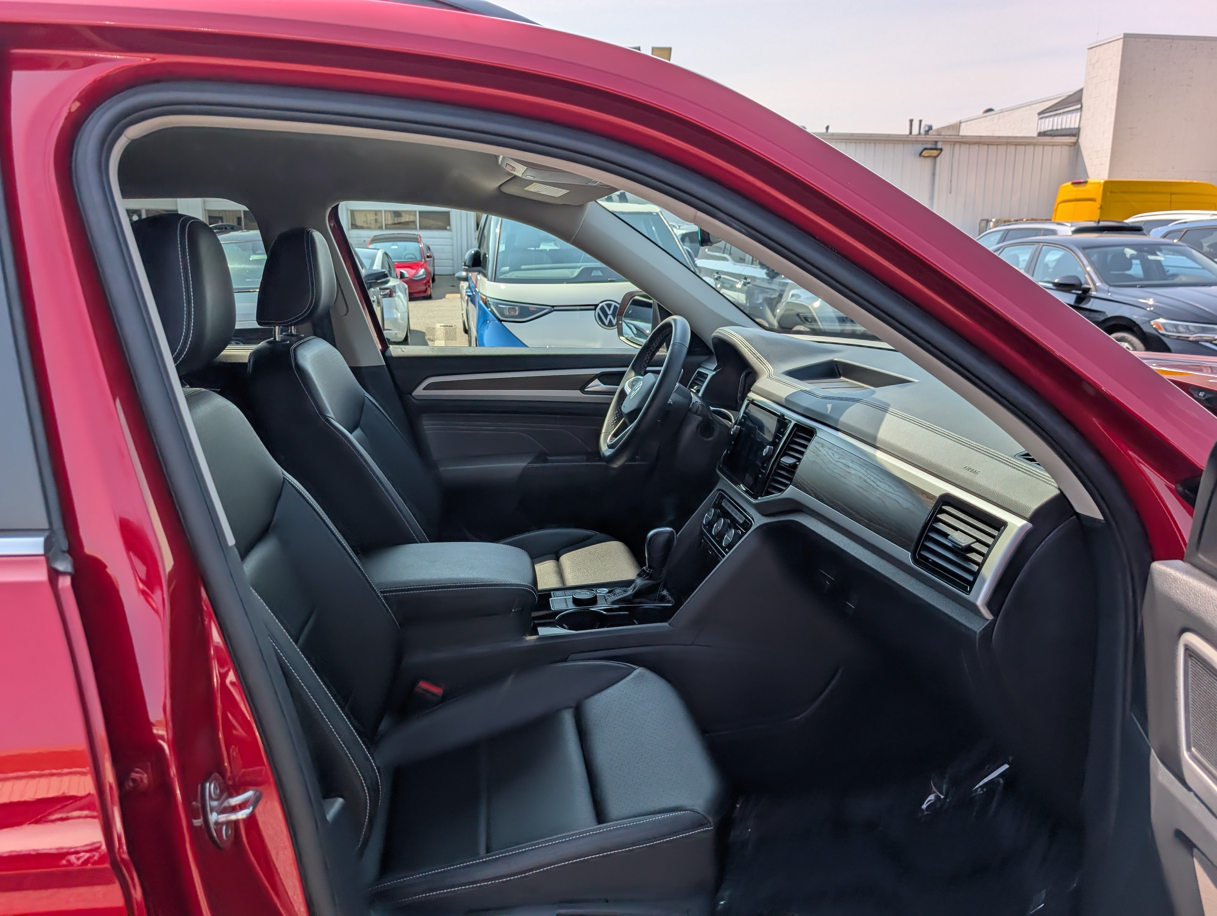 Used 2023 Volkswagen Atlas SE AWD/4WD image 12