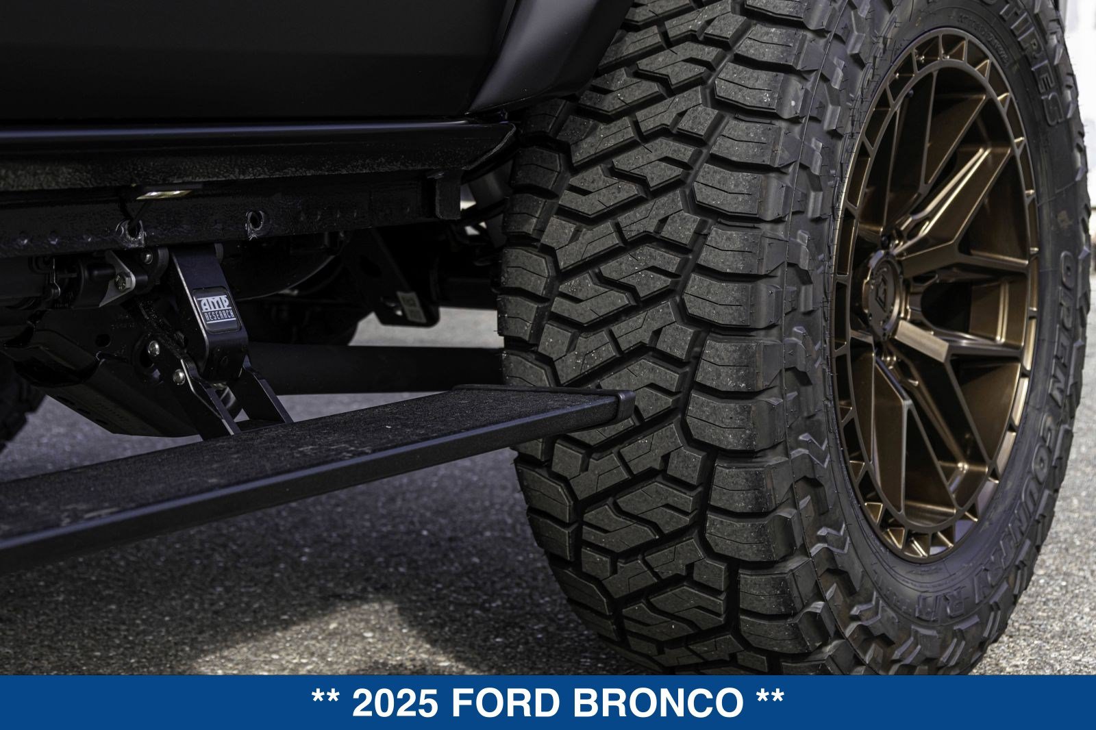 Used 2025 Ford Bronco Badlands AWD/4WD image 36