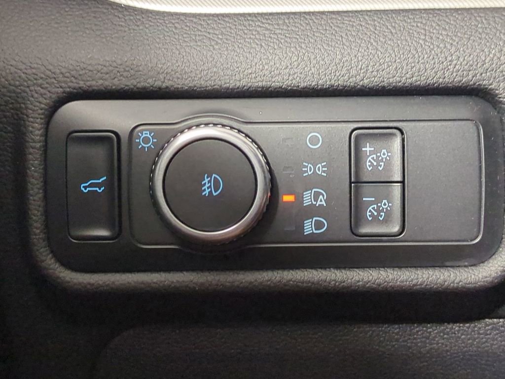 Used 2022 Ford Explorer XLT w/ Equipment Group 202A image 32