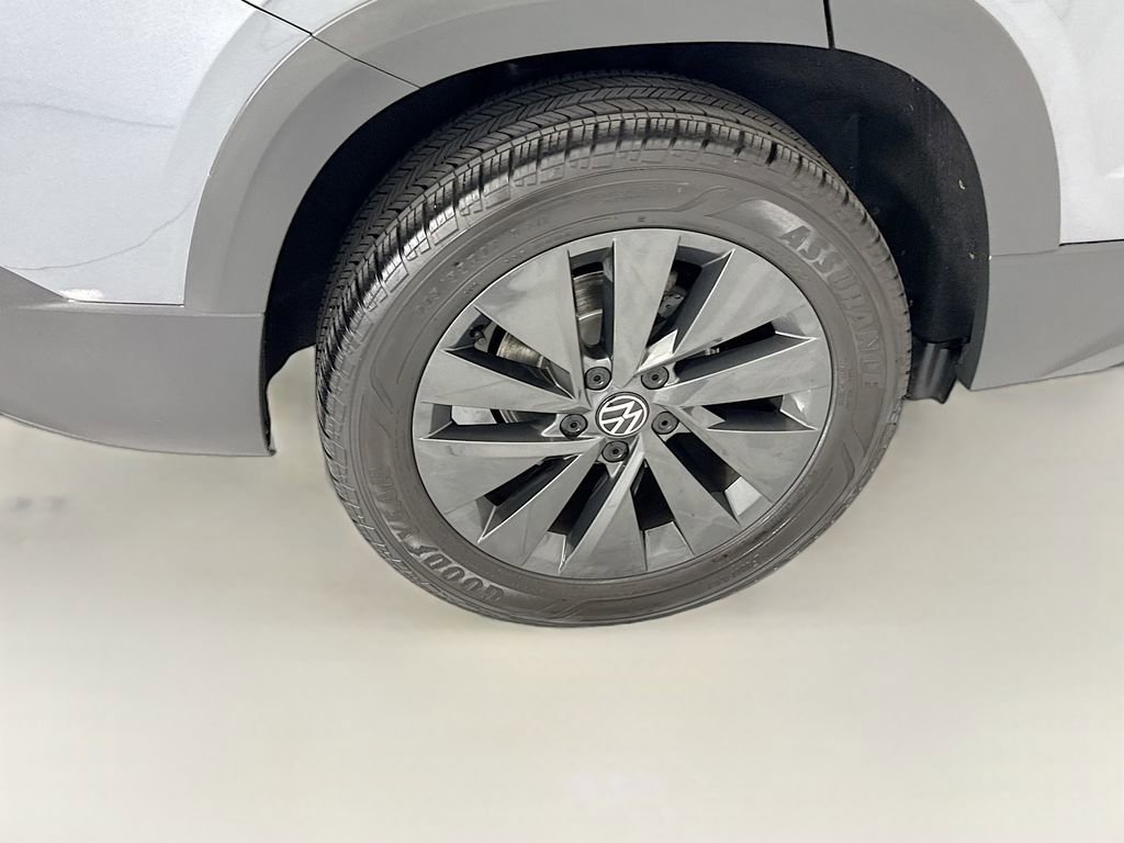 Certified 2023 Volkswagen Taos S image 31