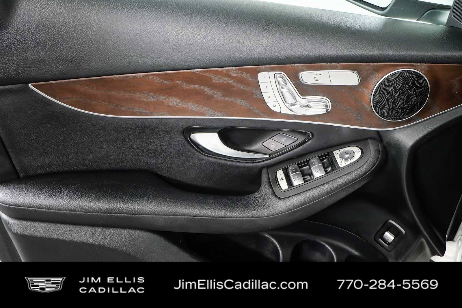 Used 2021 Mercedes-Benz GLC 300 4MATIC w/ Multimedia Package image 4