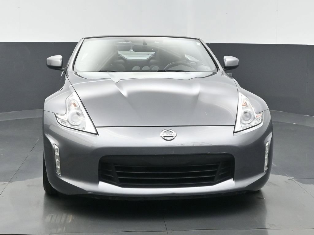 Used 2016 Nissan 370Z Roadster image 4