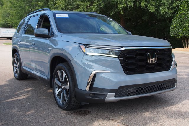 Used 2025 Honda Pilot Touring