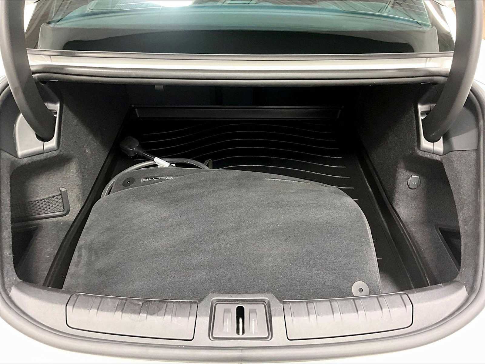 Used 2022 Porsche Taycan image 39