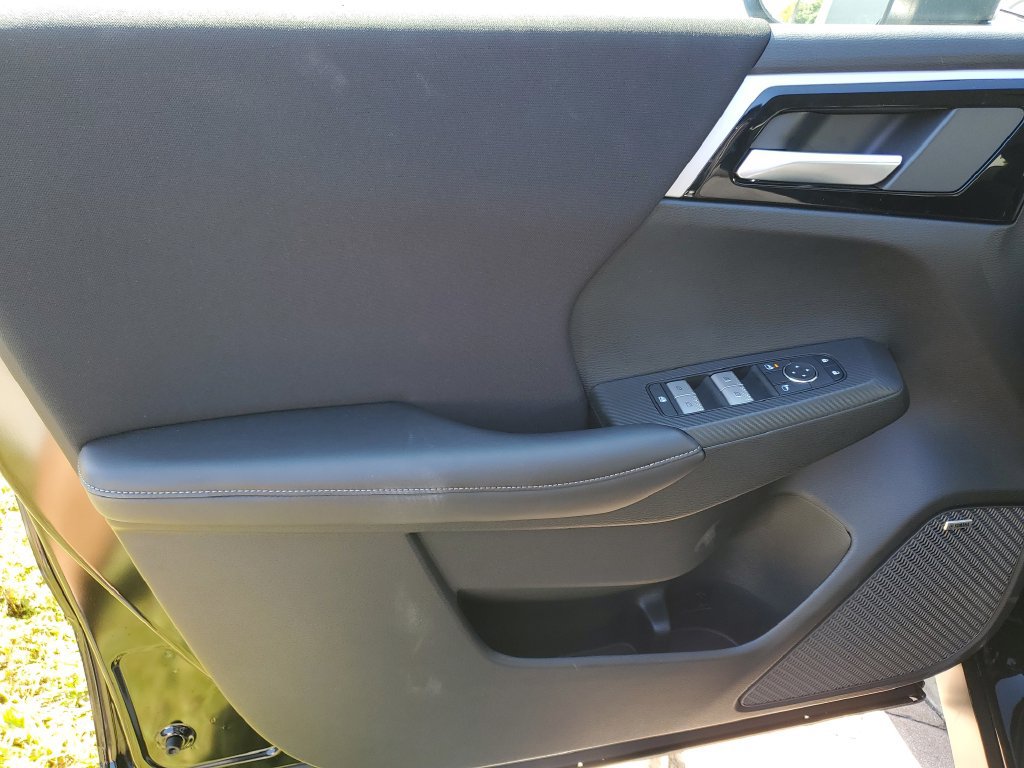 New 2026 Mitsubishi Outlander ES FWD image 17