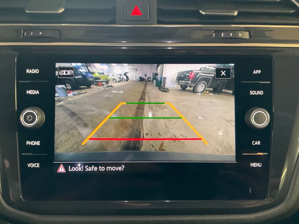 Used 2022 Volkswagen Tiguan SE R-Line AWD/4WD image 24