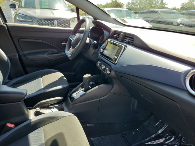 Used 2025 Nissan Versa SV image 29