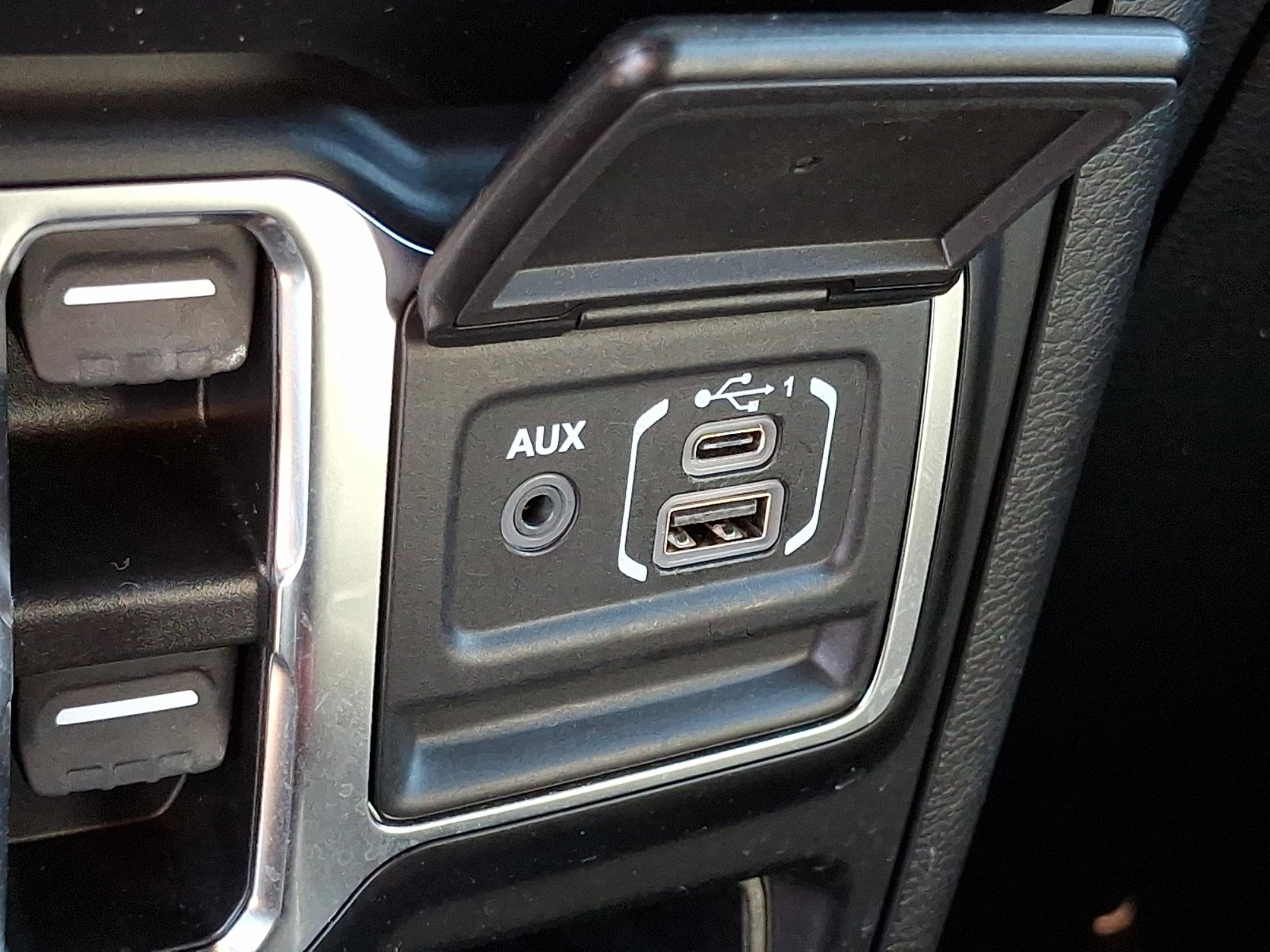 Certified 2022 Jeep Wrangler Unlimited Sahara AWD/4WD image 26