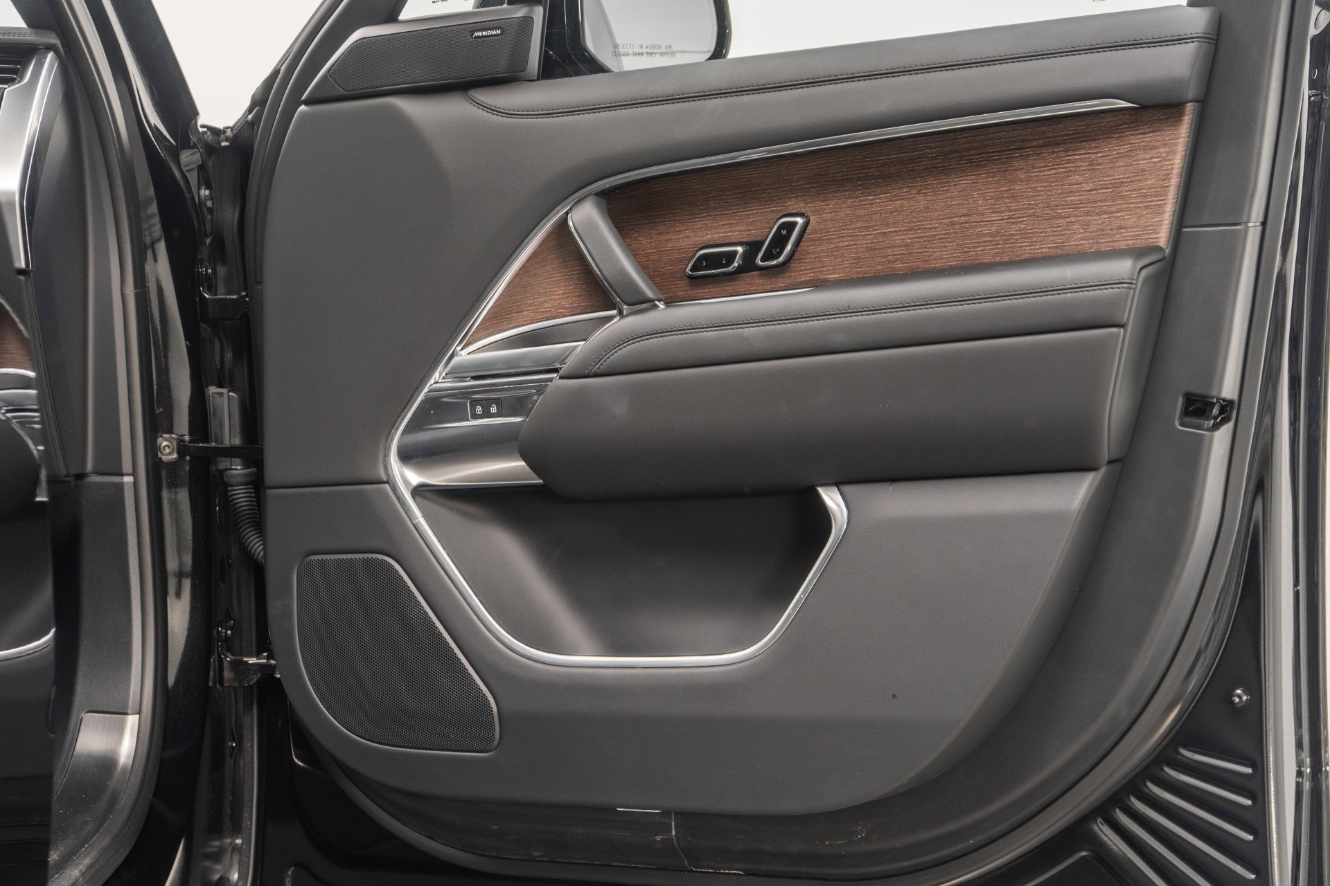 Used 2024 Land Rover Range Rover SE image 32