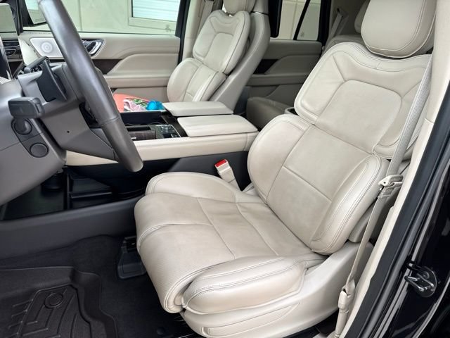 Used 2019 Lincoln Navigator Reserve AWD/4WD image 10
