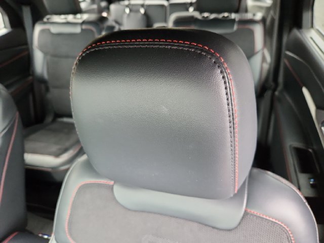 Used 2025 Ford Explorer ST AWD/4WD image 15