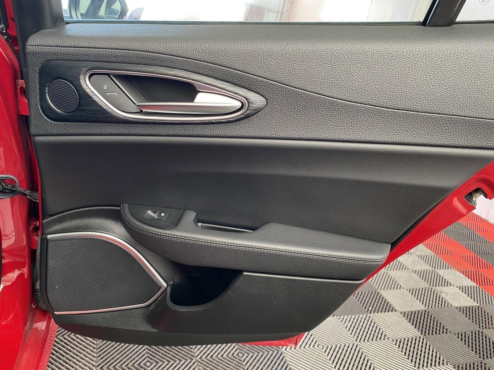 Used 2020 Alfa Romeo Giulia Sprint w/ Cold Weather Package image 13