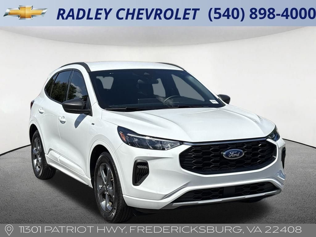 Used 2023 Ford Escape ST-Line w/ Tech Pack #1 image 4