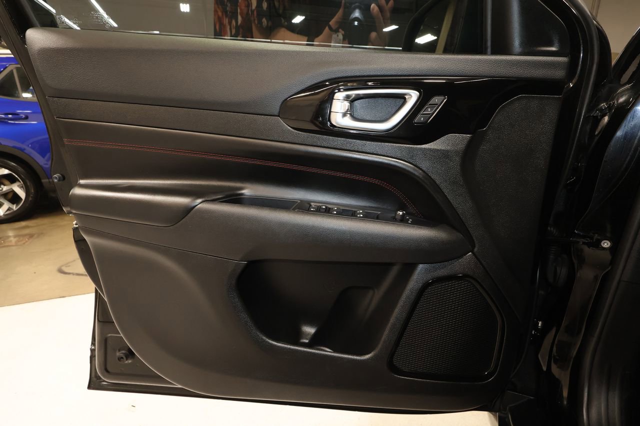 Used 2022 Jeep Compass Trailhawk w/ Trailhawk Elite Group image 23