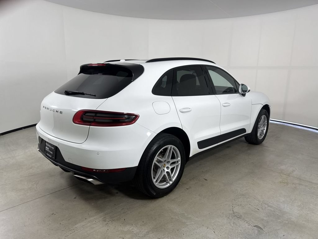 Certified 2017 Porsche Macan AWD/4WD image 7