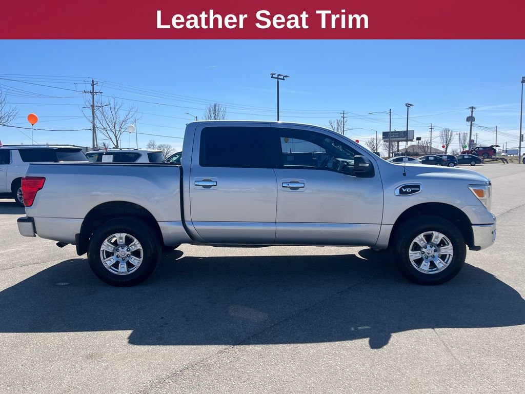 Used 2017 Nissan Titan SV AWD/4WD image 7