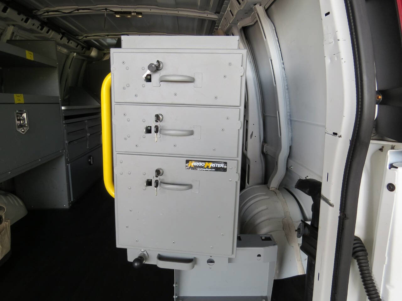 Used 2016 Chevrolet Express 3500 image 87