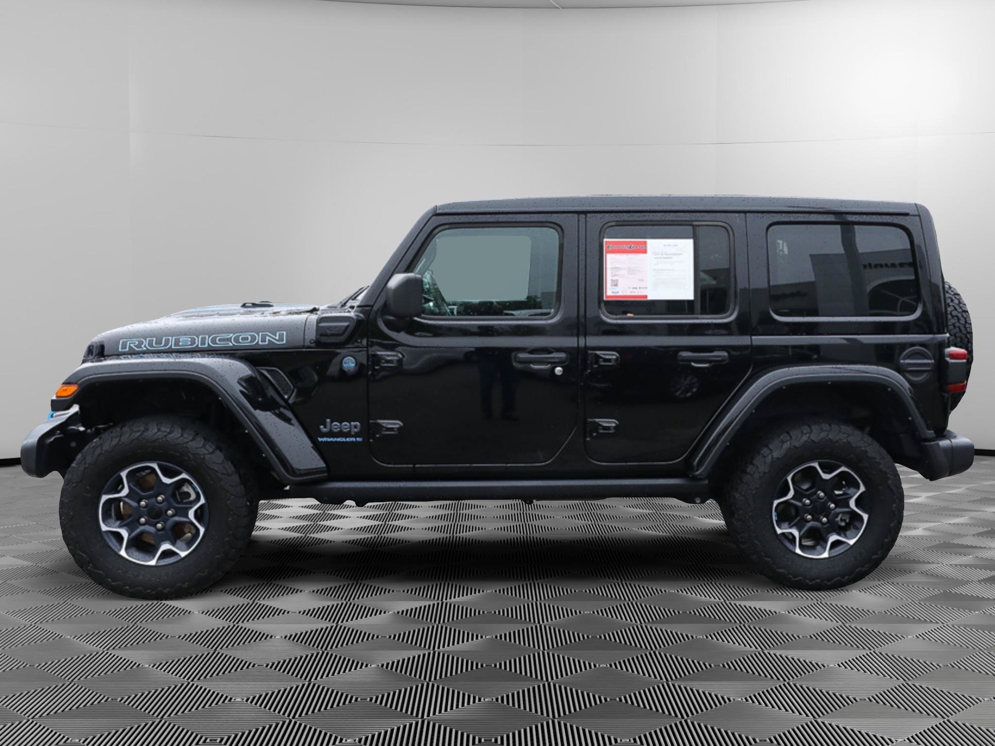 Used 2023 Jeep Wrangler Unlimited Rubicon 4xe w/ Cold Weather Group AWD/4WD image 3