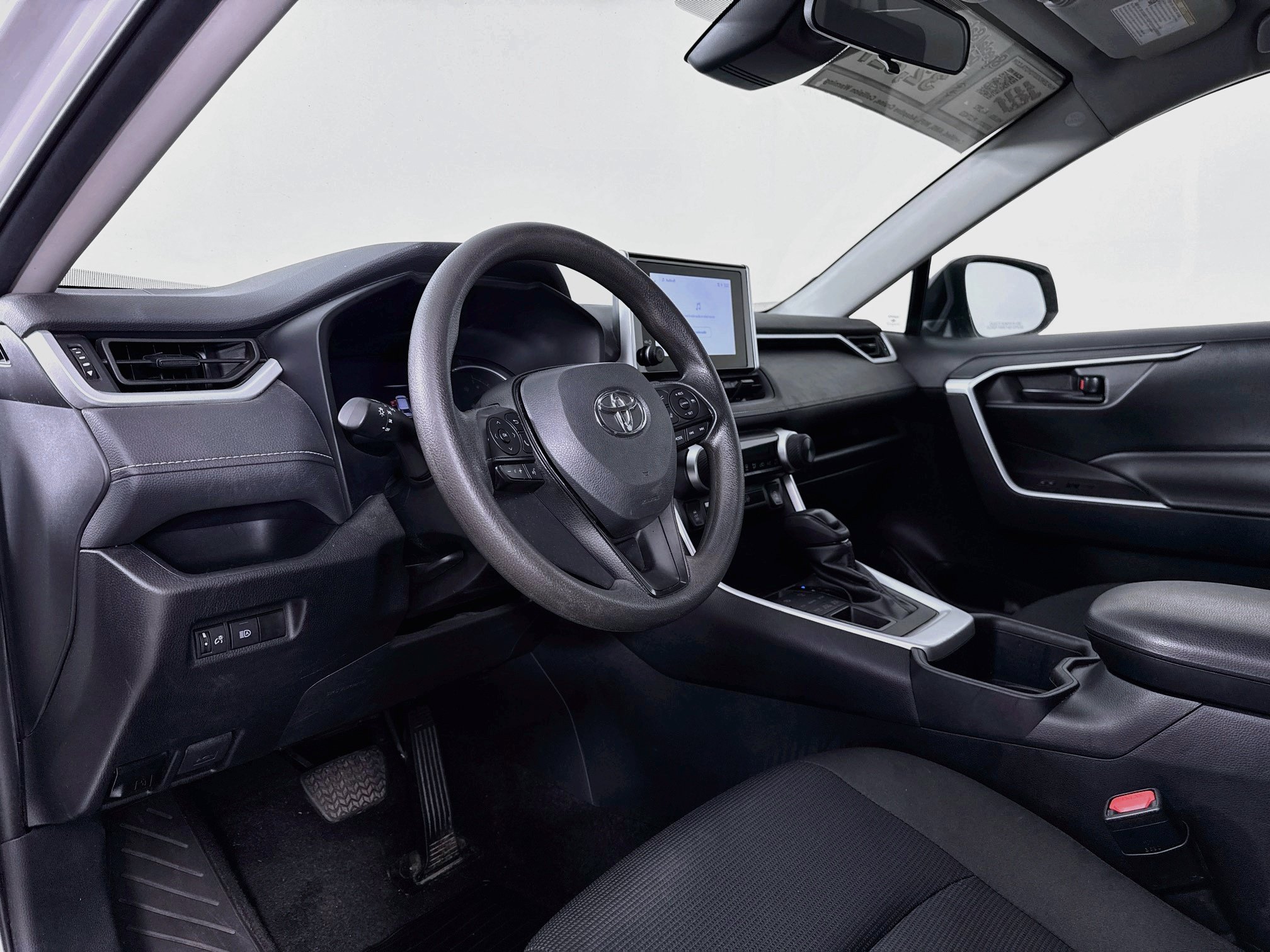 Certified 2025 Toyota RAV4 LE AWD/4WD image 9