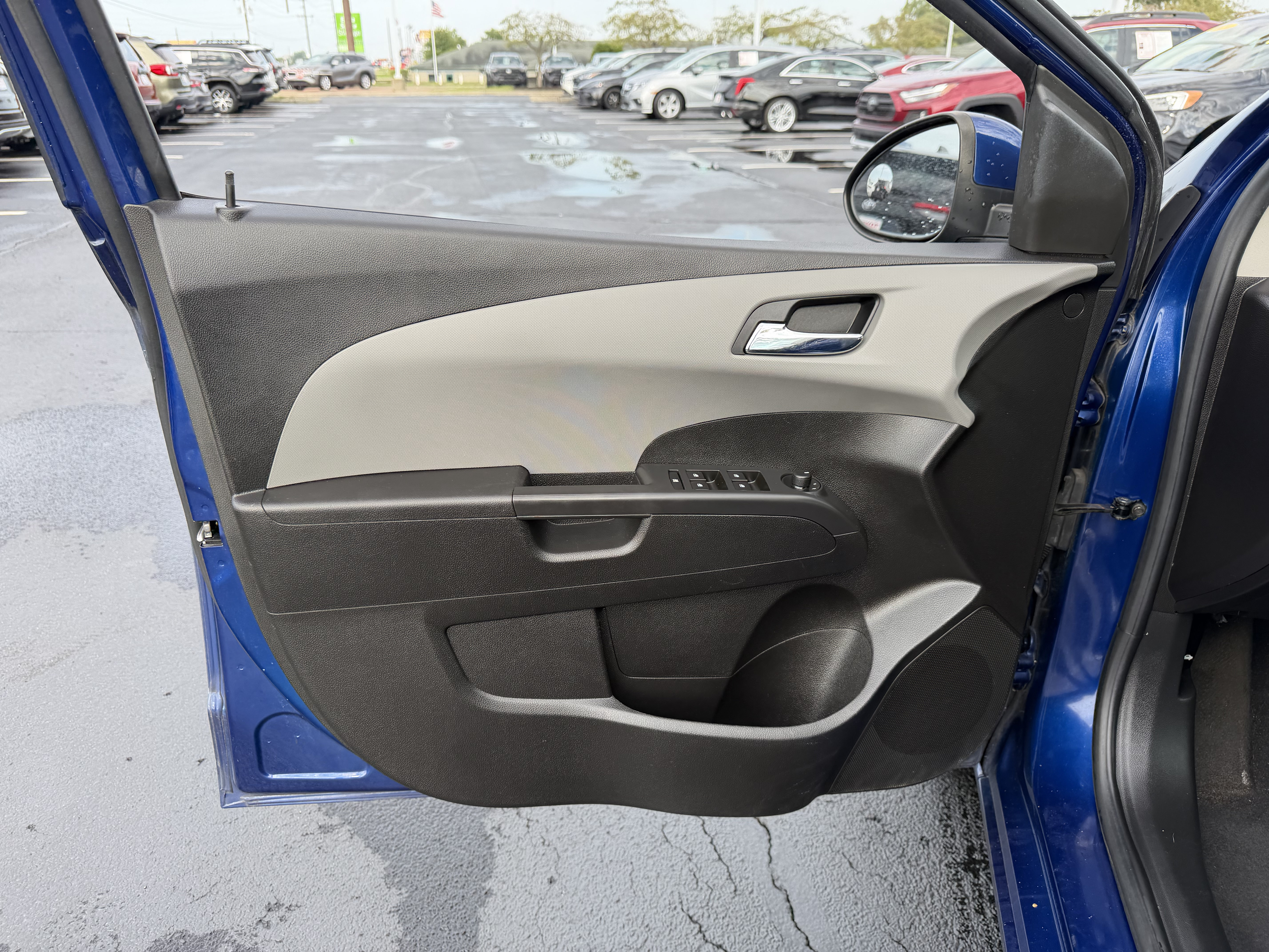 Used 2013 Chevrolet Sonic LT FWD image 21
