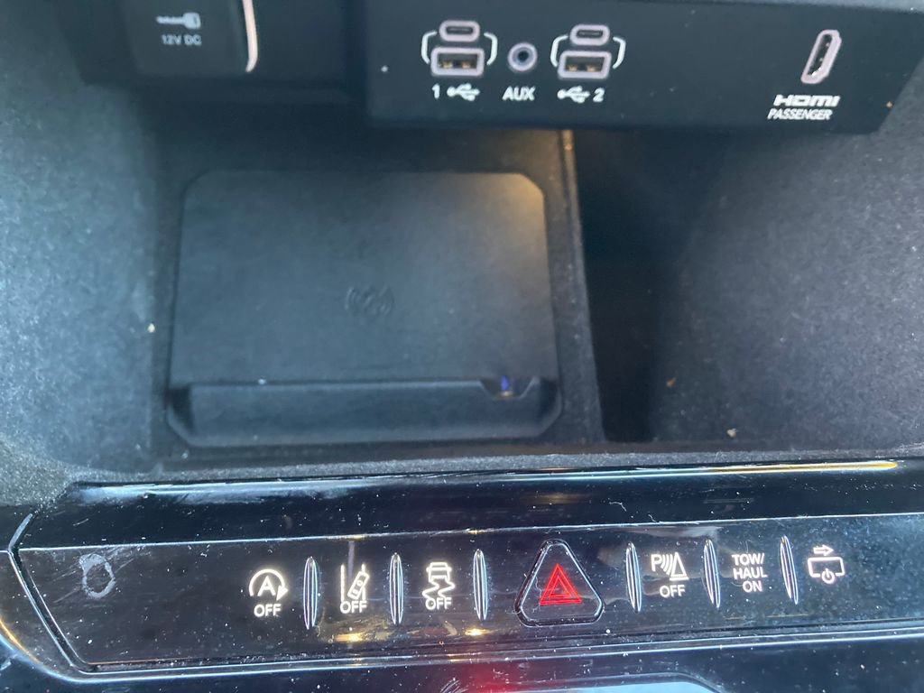 Used 2022 Jeep Wagoneer Series III AWD/4WD image 25