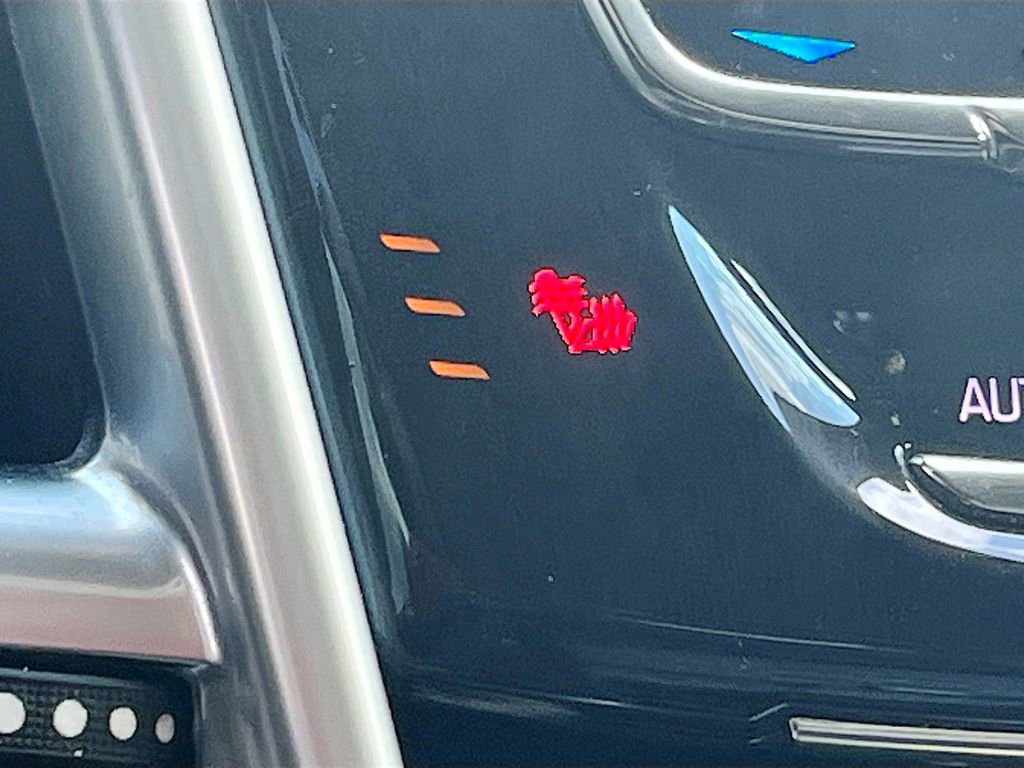 Used 2016 Cadillac SRX Luxury w/ Driver Awareness Package image 19