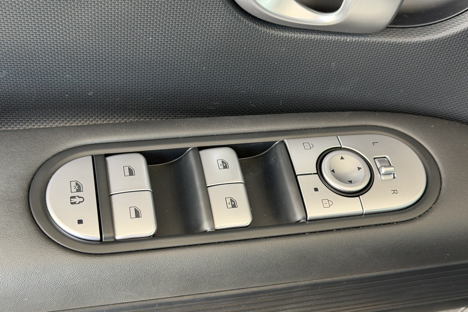 Used 2024 Hyundai Ioniq 5 SEL RWD image 12