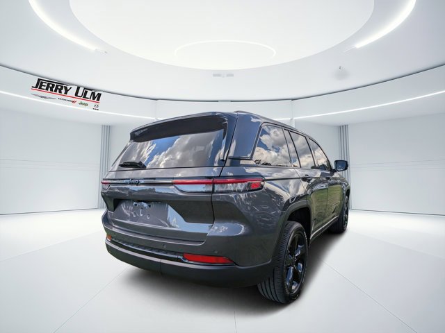 New 2025 Jeep Grand Cherokee Altitude image 3