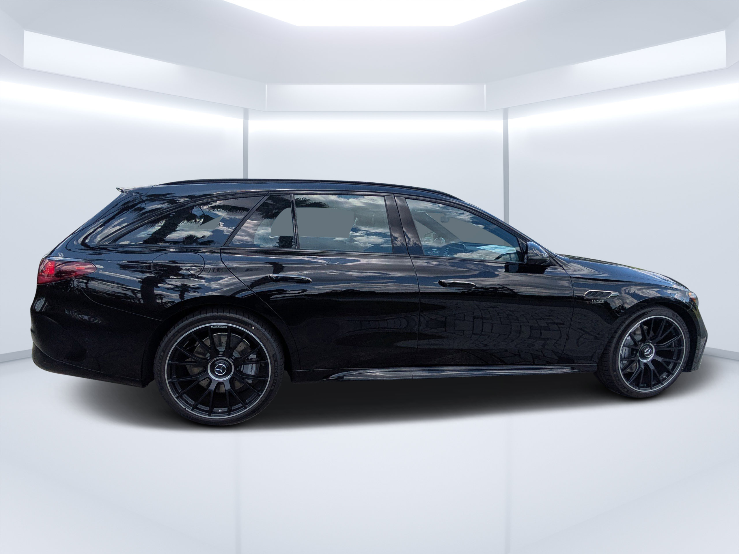 New 2026 Mercedes-Benz E 53 AMG e 4MATIC Wagon image 2