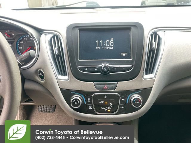 Used 2017 Chevrolet Malibu LT image 13