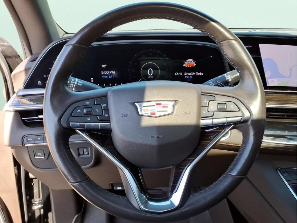 Used 2021 Cadillac Escalade Premium Luxury AWD/4WD image 25
