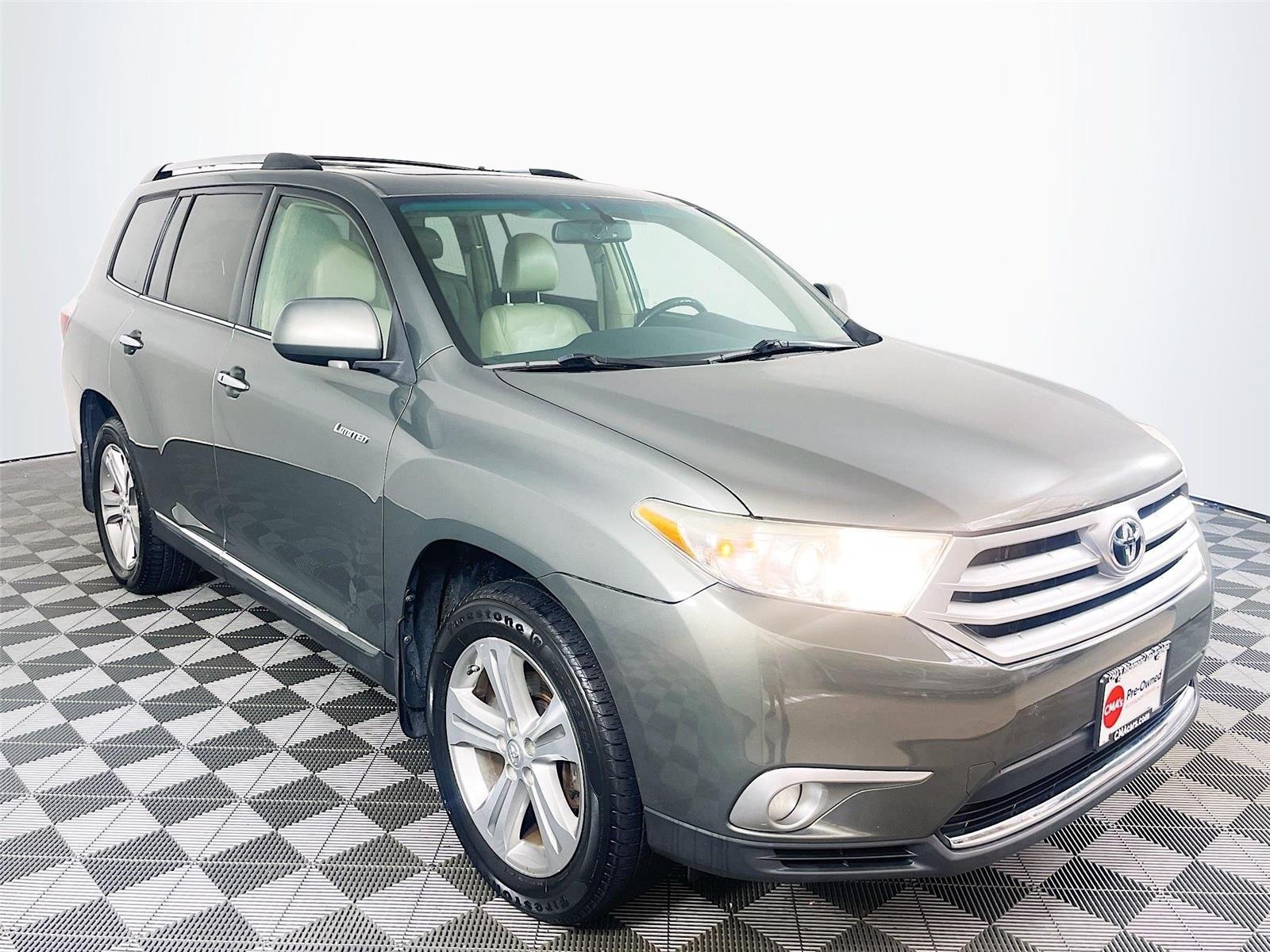 Used 2012 Toyota Highlander Limited w/ Convenience Pkg AWD/4WD video 1