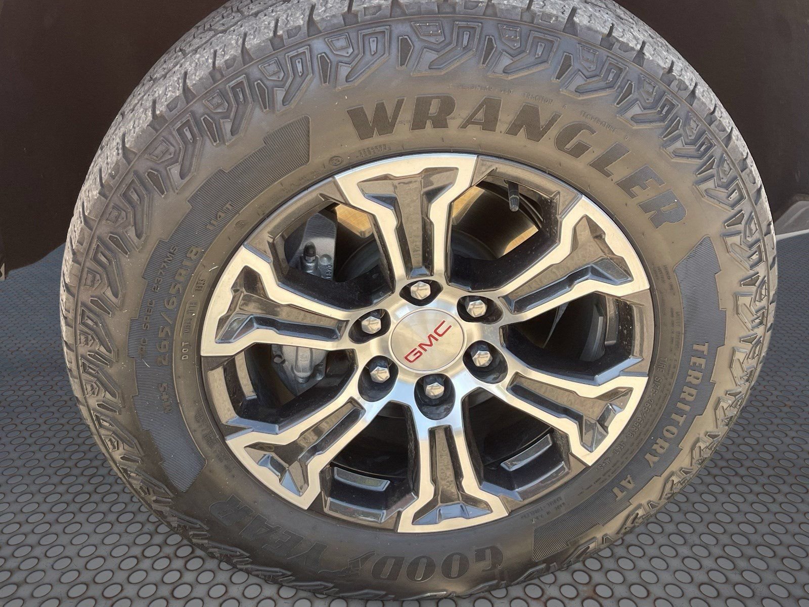 Certified 2025 GMC Canyon AT4 AWD/4WD image 10