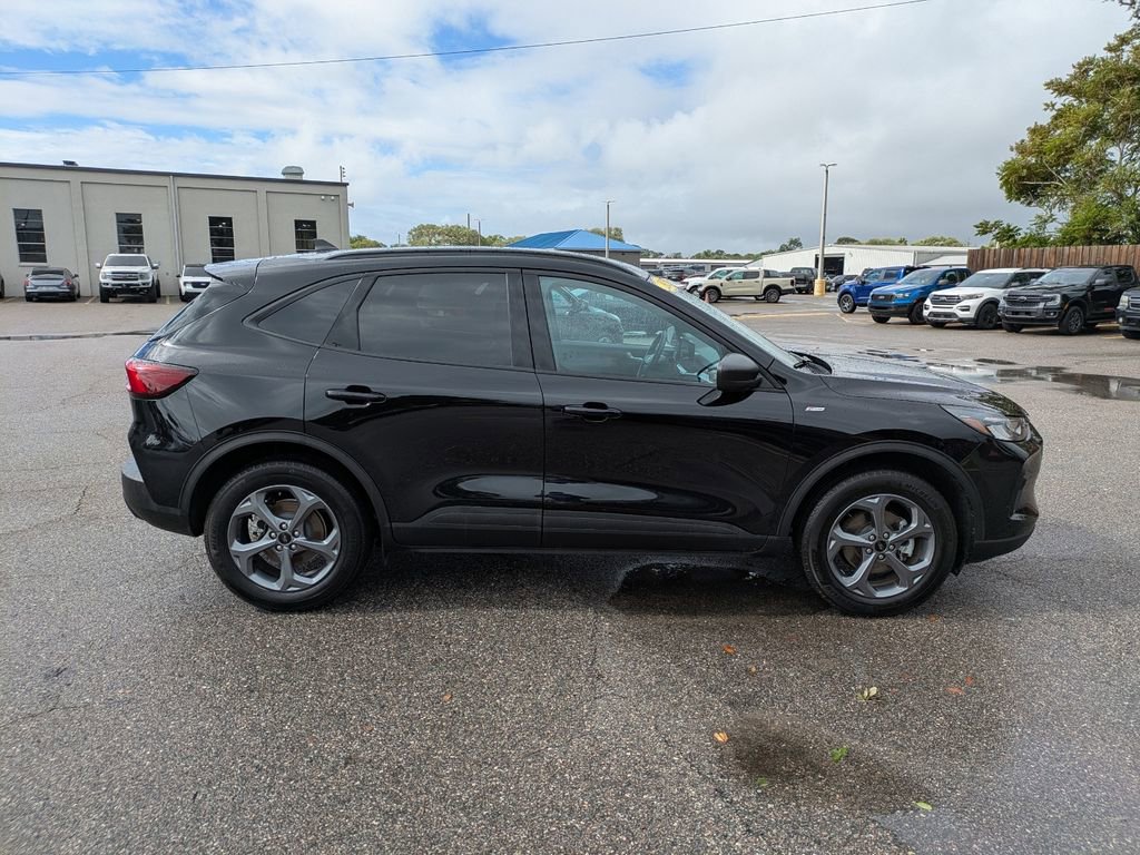 Certified 2025 Ford Escape ST-Line w/ Tech Pack #1 AWD/4WD image 5