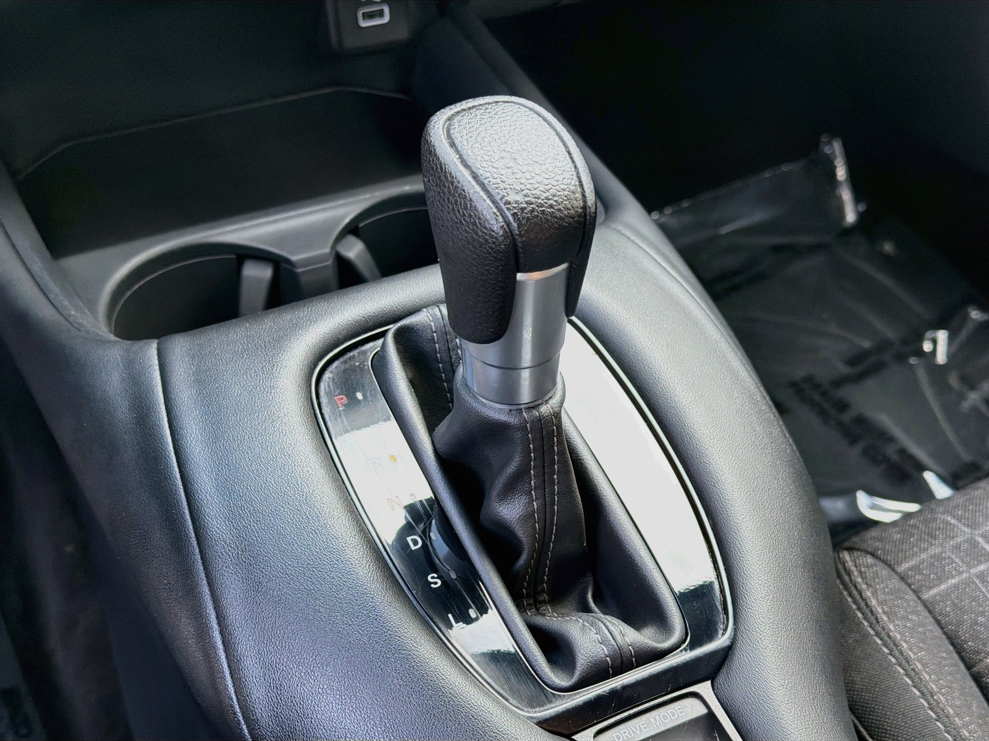 Used 2024 Honda HR-V LX image 15